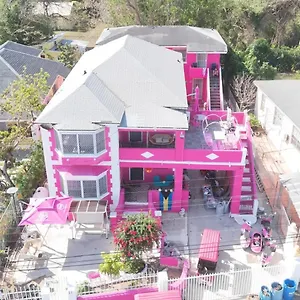 Da Pink And White Palace Nassau